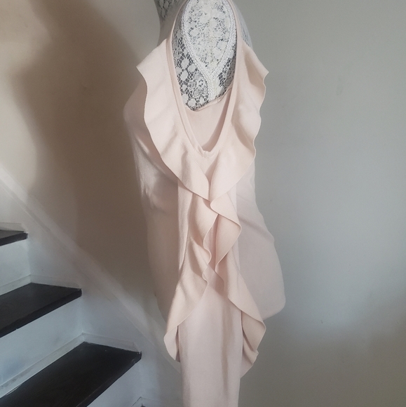 Club Monaco Cold Shoulder Ruffled Sleeve Top. - Picture 4 of 9